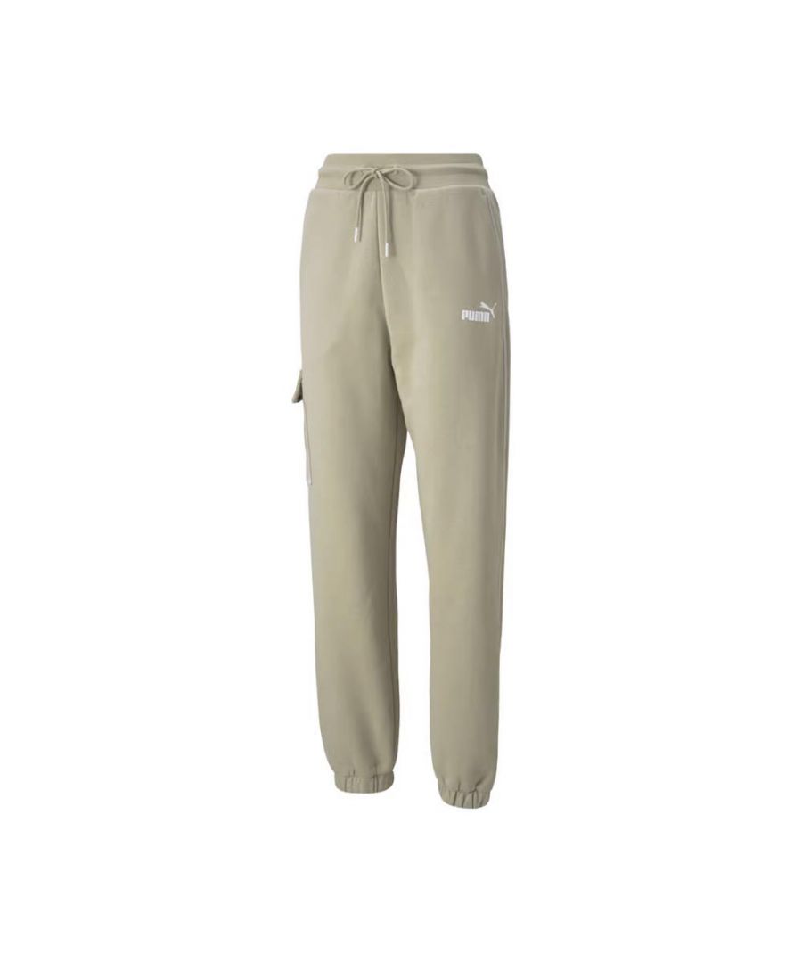 The Puma Power Womens Cargo Jogger Pant come with a soft cotton fleece fabric that mixes comfort and style beautifully.  Added details include a  No. 1 Logo rubber print on front, drawcord closure to waistband.  Contrast stitching with Elastic cuffed hems at ankle,  Side seam pockets for a convenient storage solution and added Cargo pocket on side.  Relaxed fit with cotton made from PUMAs forever better initiative with a focus on sustainable farming.