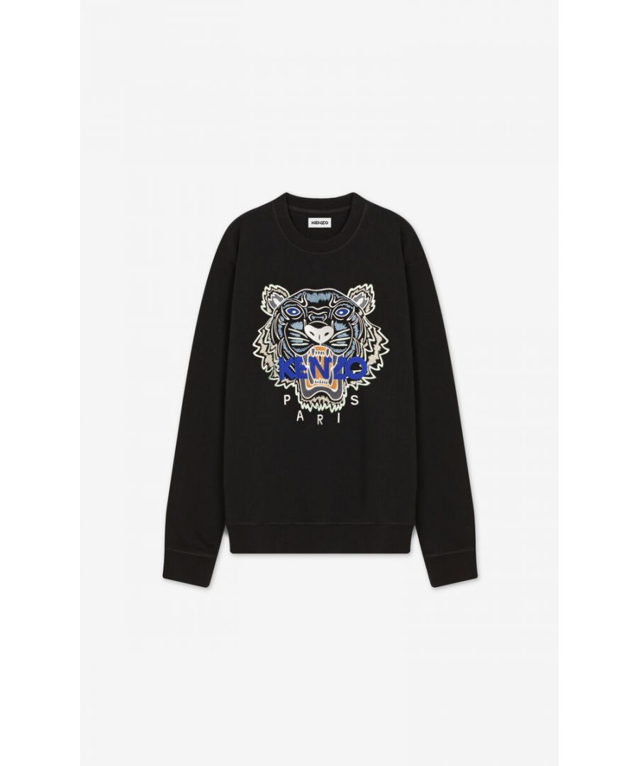 This sweatshirt imposes its style thanks to the timeless Tiger embroidery.