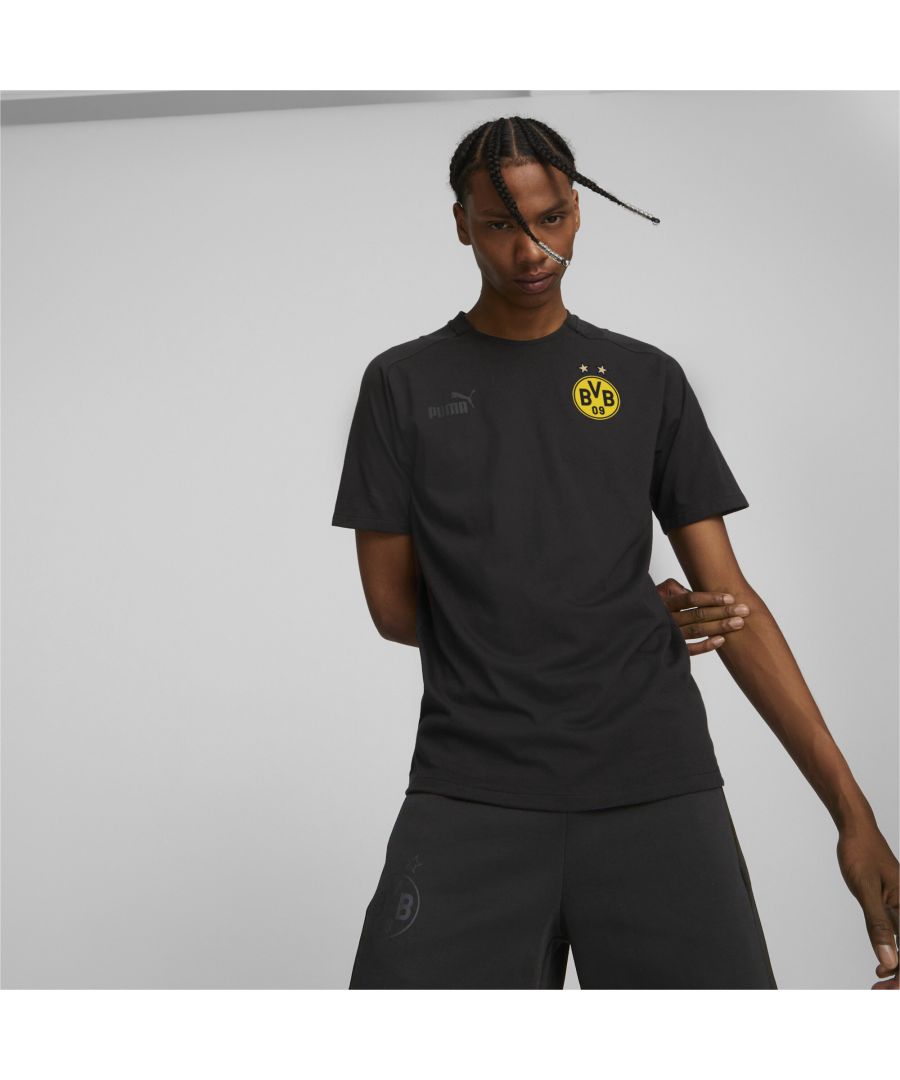 PRODUCT STORY Rep Borussia Dortmund football off the pitch just like the players do with this Casuals tee. Emblazoned with the crest of the team, make your allegiance to Die Schwarzgelben known wherever you go. Heja BVB! FEATURES & BENEFITS : dryCELL: Performance technology designed to wick moisture from the body and keep you free of sweat during exercise Recycled content: Made with at least 20% recycled material as a step toward a better future DETAILS : Official crest on chest PUMA No.1 logo on chest Slim fit