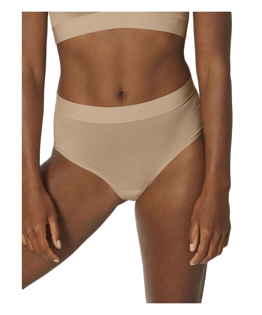 These Sloggi Go Allaround maxi briefs are designed to adapt to your body to ensure the perfect fit…meaning one size fits all! These maxi cut briefs feature wider sides for additional comfort, making these knickers perfect for wearing all day every day! The double waistband is elasticated, to ensure the most comfortable fit. Lycra fabric ensures that these adapt to your body, providing you with the freedom of maximum movement and comfort!