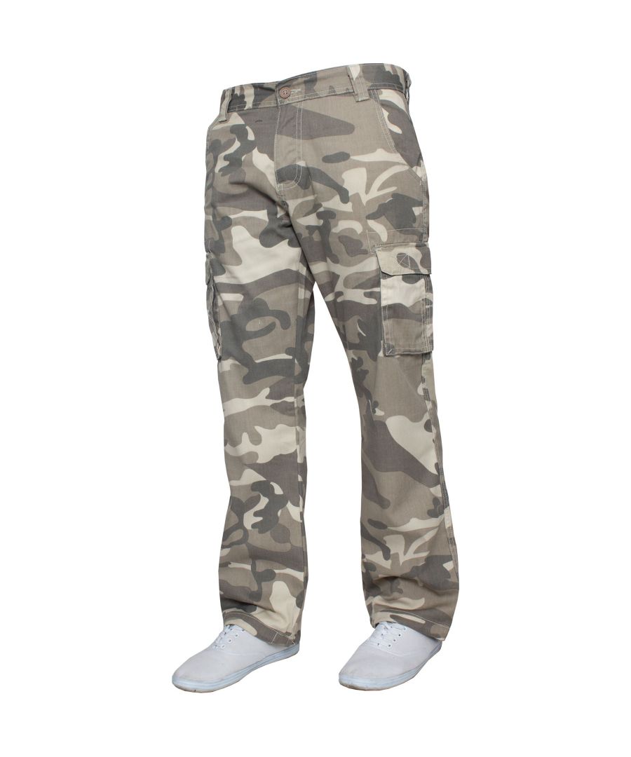 These KZ116 Kruze Camo Work Pants Features 2 Front Pockets, 2 Buttoned Back Pockets, 2 Velcro Side pockets and a zip fly fastening. Crafted with 65% Polyester and 35% Cotton, these Combat Trousers are a loose fit with adjustable toggle to the hems.