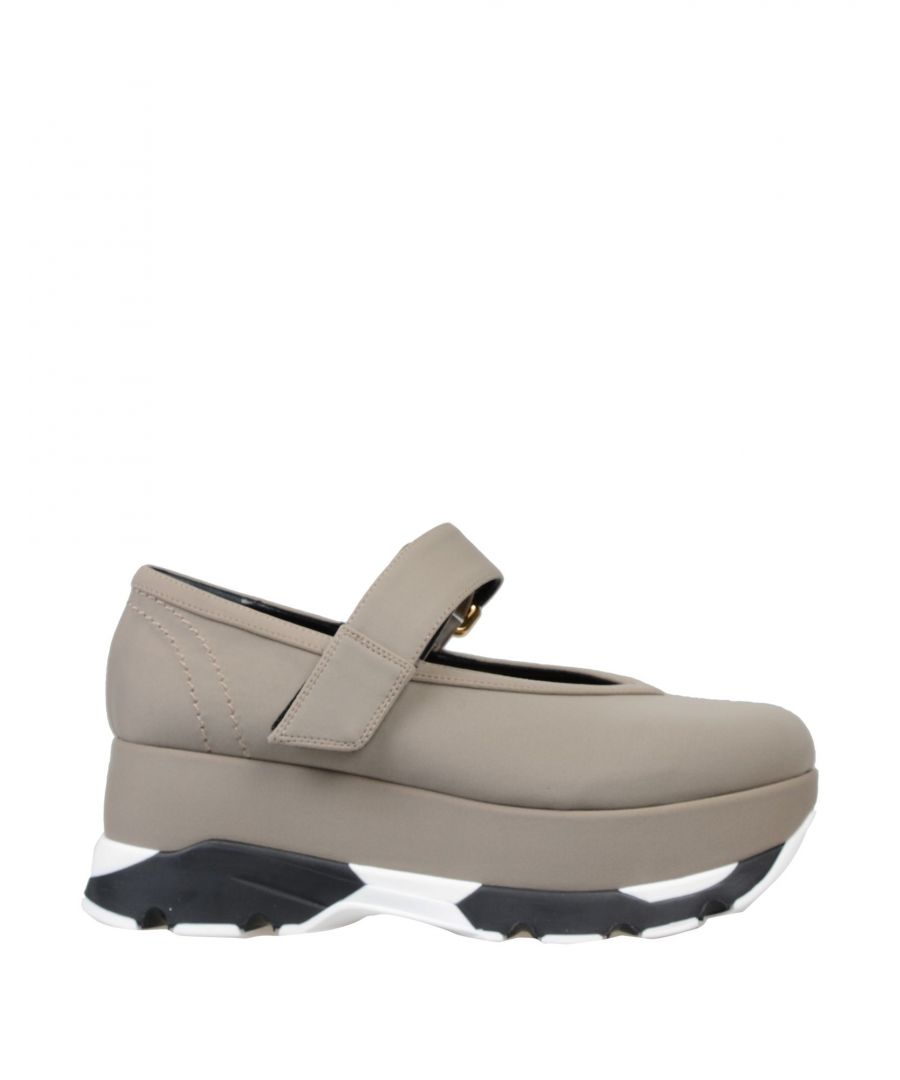 neoprene, no appliqués, solid colour, velcro closure, round toeline, wedge heel, leather lining, rubber cleated sole, contains non-textile parts of animal origin, covered wedge