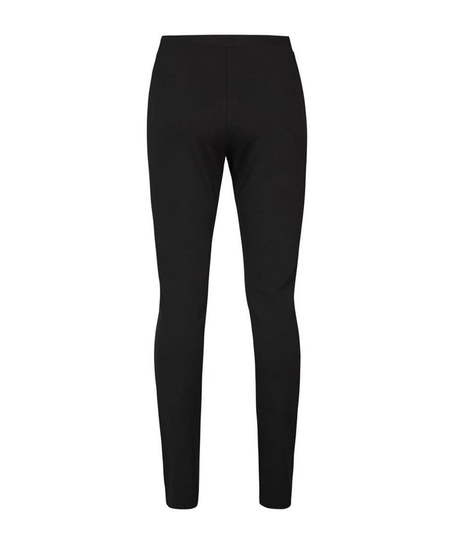 Deze skinny fit legging voor dames van Miss Etam is gemaakt van een viscosemix. Dit model heeft een elastische tailleband.details van deze legging:stijlnaam: Paula Puntatype: Standaardmaten