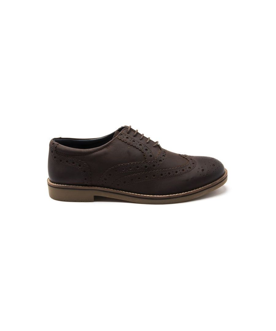 Nieuw van SOLE is stijl Cootes. Een klassieke brogue schoen in soepel bruin leer.