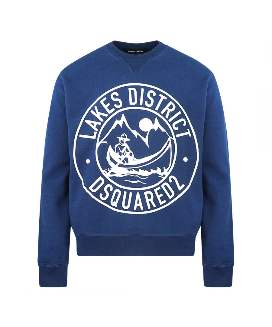 Dsquared2 blauwe sweater in een normale pasvorm met Lake District-logo. Dsquared2 blauwe trui in een normale pasvorm met Lake District-logo. 100% katoen. Gemaakt in Italië. Elastische hals, manchetten en taille. Groot logo. Stijlcode: S71GU0417 S25030 478