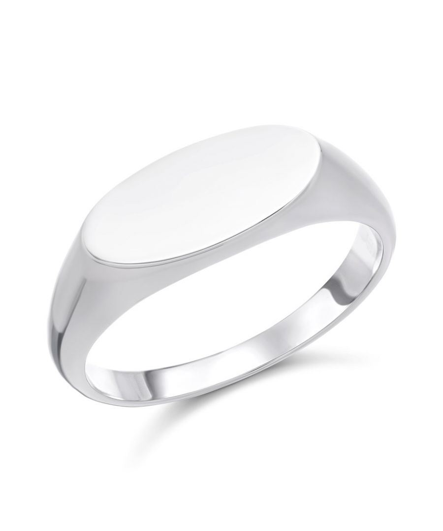 This 17 x 8mm oval shaped men's sterling silver signet ring has been rhodium plated to enhance the look. A modern classic.