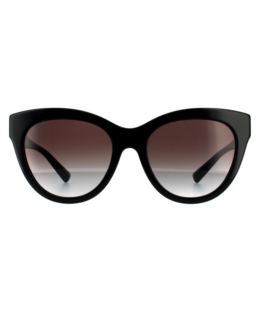 Valentino zonnebrillen VA4089 50018G Black Black Gradient zijn een tijdloos kattenoogontwerp gemaakt van lichtgewicht acetaat. Het Valentino -logo is gegraveerd op de tempels voor merkauthenticiteit