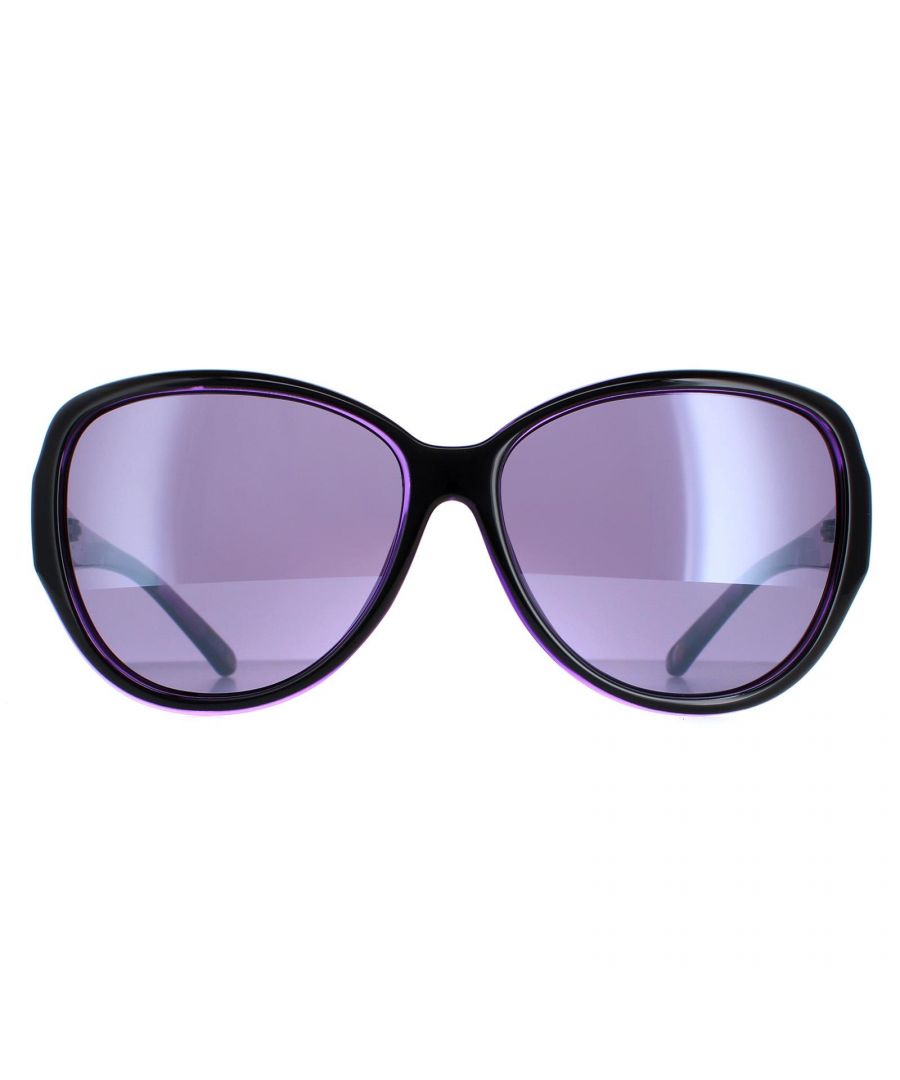 Ted Baker TB1394 Shay 007 black purple zonnebril is een ultra vrouwelijke ovale stijl met een mooi bloemendesign aan de binnenkant van de slapen en afgewerkt met het Ted Baker logo.