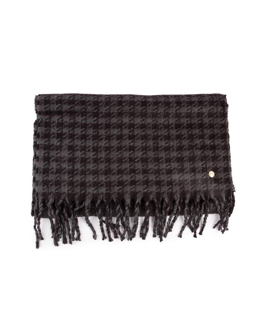 Created From A Luxurious Grey Wool Blend With Classic Fringed Edging, This Chelsea Scarf From Holland Cooper Has Been Designed With A Super Soft, Brushed Finish. With A Signature Hc Logo Patch And Gold Rivet, This Scarf Is Both Stylish And Cosy.