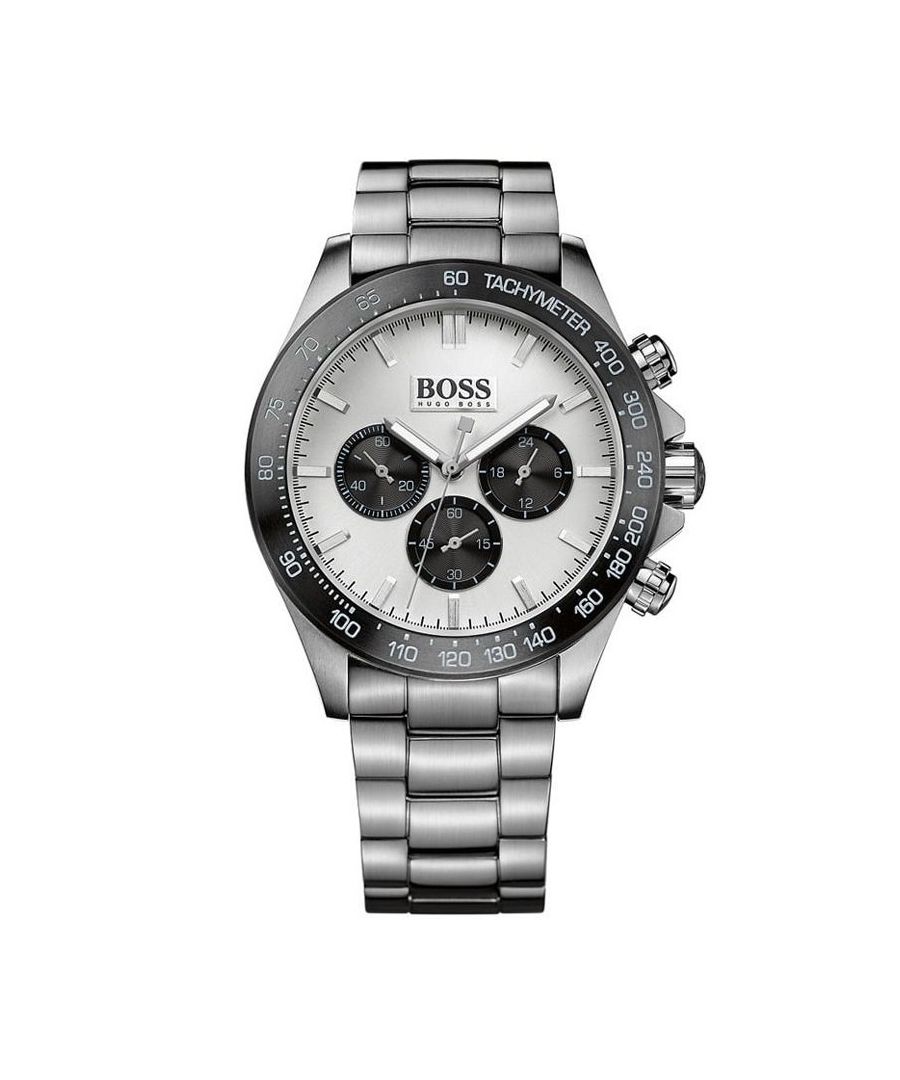 Robuust zilverkleurig heren horloge van het merk Hugo Boss. Het horloge heeft een polsbandje dat ook kleiner gemaakt kan worden, de kast heeft een diameter van 46mm en het uurwerk is van Quartz.  Merk: Hugo BossModelnaam: 1512964 (46mm)Categorie: heren horlogeMaterialen: edelstaalKleur: zilver, wit, zwart