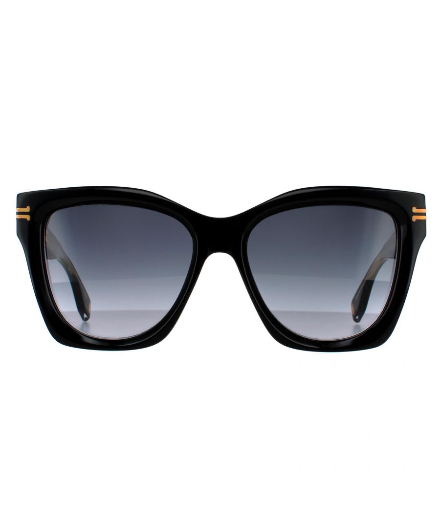Marc Jacobs Square Womens Black Dark Grey Gradient 90041091 Marc Jacobs are a classy square style crafted from premium and lightweight acetate. The Marc Jacobs logo features on the top side of the front frame for brand recognition.