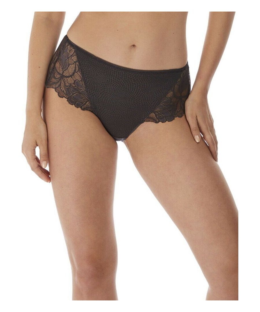 Fantasie Memoir Short. Lace-adorning and lined. The product is recommended as hand-wash only.