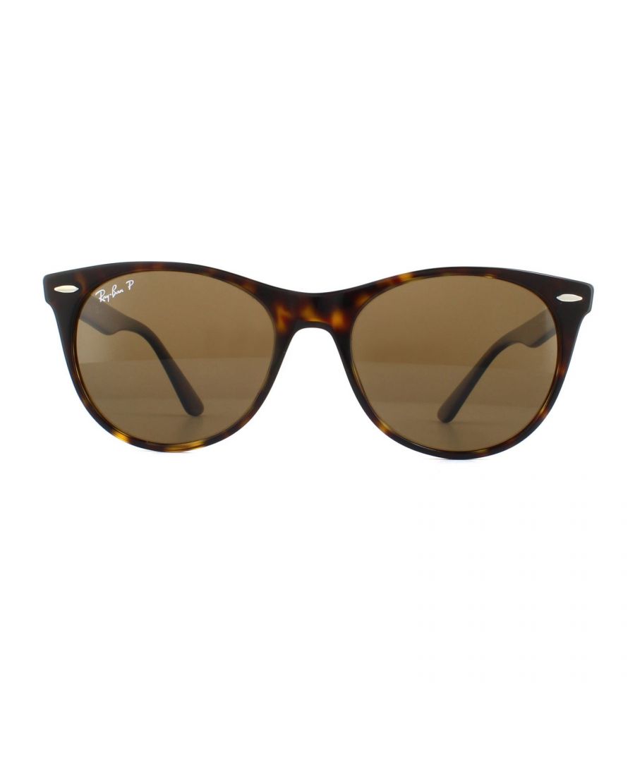 Ray-Ban Sunglasses Wayfarer II RB2185 902/57 Striped Havana Brown Polarized are the newest addition to the Wayfarer collection. The Wayfarer II Evolve has taken on a rounded shape for the modern age. With typical Wayfarer characteristics, there's no denying which family these belong to. CornerÂ flicks, winged temples and hinge pins have all been taken from the original Wayfarer. The slim acetate frame and skinny temples deliver a cool and sophisticated feel.