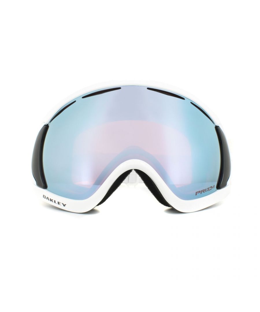 Oakley Ski Goggles Canopy OO7047-56 Factory Pilot Whiteout Prizm Snow Sapphire Iridium are another technical marvel from the Oakley Goggles range with a huge lens area which gives unsurpassed peripheral vision without being too large for the face or helmet. The flexible frame chassis and patented O-Flow Arch technology give superb support across the nosebridge for better airflow and comfort and you really do have to see to believe the vision from every angle with these amazing Oakley Canopy Goggles