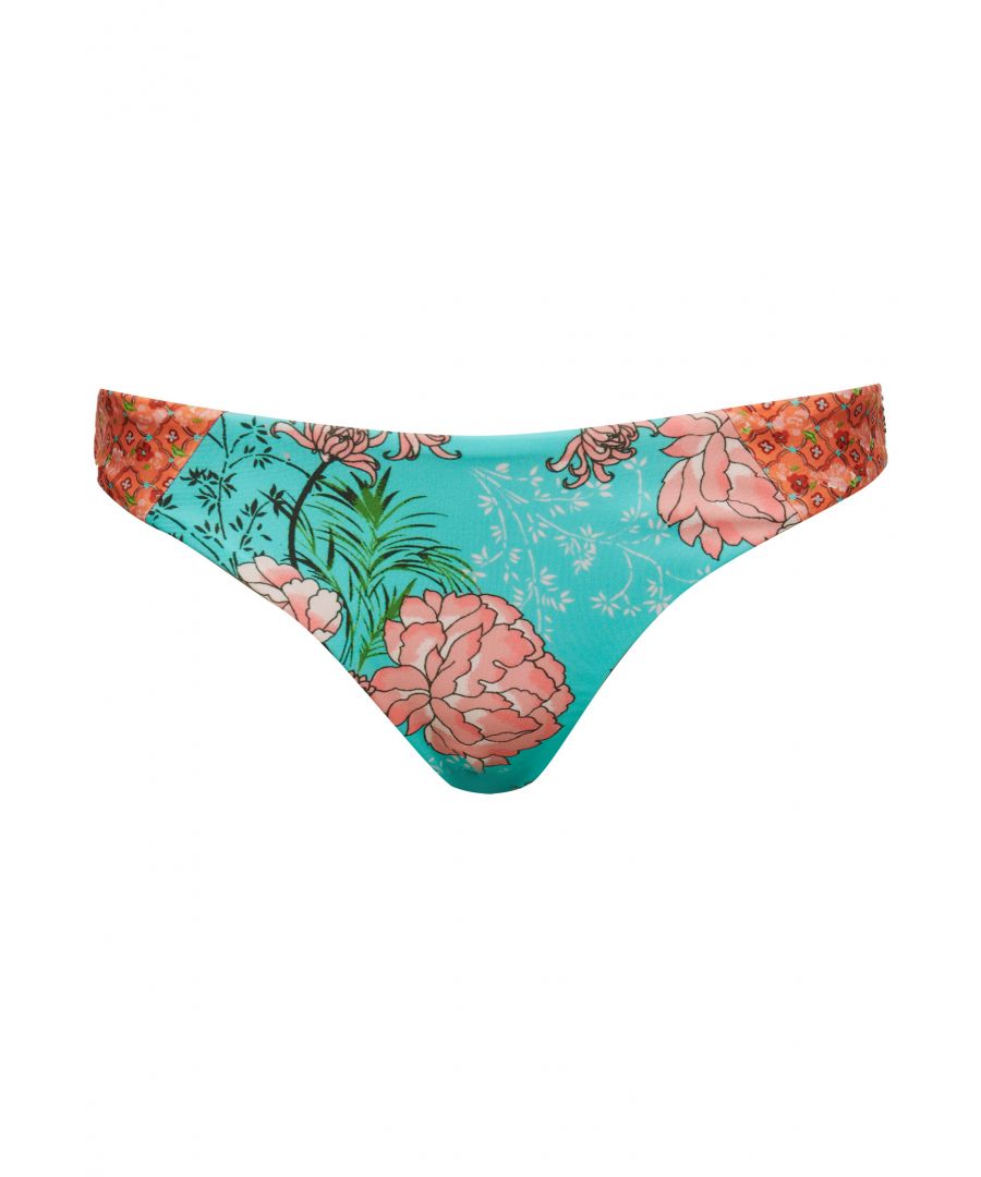 Embrace those California vibes with our Vintage Surg Bikini Briefs. Hit the waves and enjoy the sun with these retro-inspired bikini briefs, sure to keep you confident and comfortable.Brief styleAll over printContrast side panelsFully linedMetal Superdry tabPlease note, due to hygiene reasons we are unable to offer an exchange or refund on swimwear unless the hygiene strip is still intact. This does not affect your statutory rights.By 2050, there will be more plastic in the ocean than fish.Help save plastic from polluting the earth. Wear this instead.This new swimwear fabric is made from 80% recycled post-consumer waste.Delicate pink peonies against aqua, with orange floral side panels