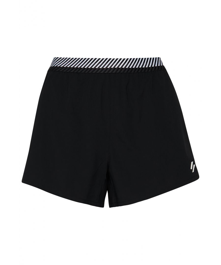 Keep your cool and advance your performance with our Training loose-fit shorts. Fly through those workouts in confidence and comfort, train at your best for longer.Loose: A flowing fit that allows your body plenty of room to breathe no matter your workout styleBreathable fabricElasticated waistbandPatterned waistbandReflective logo detailing