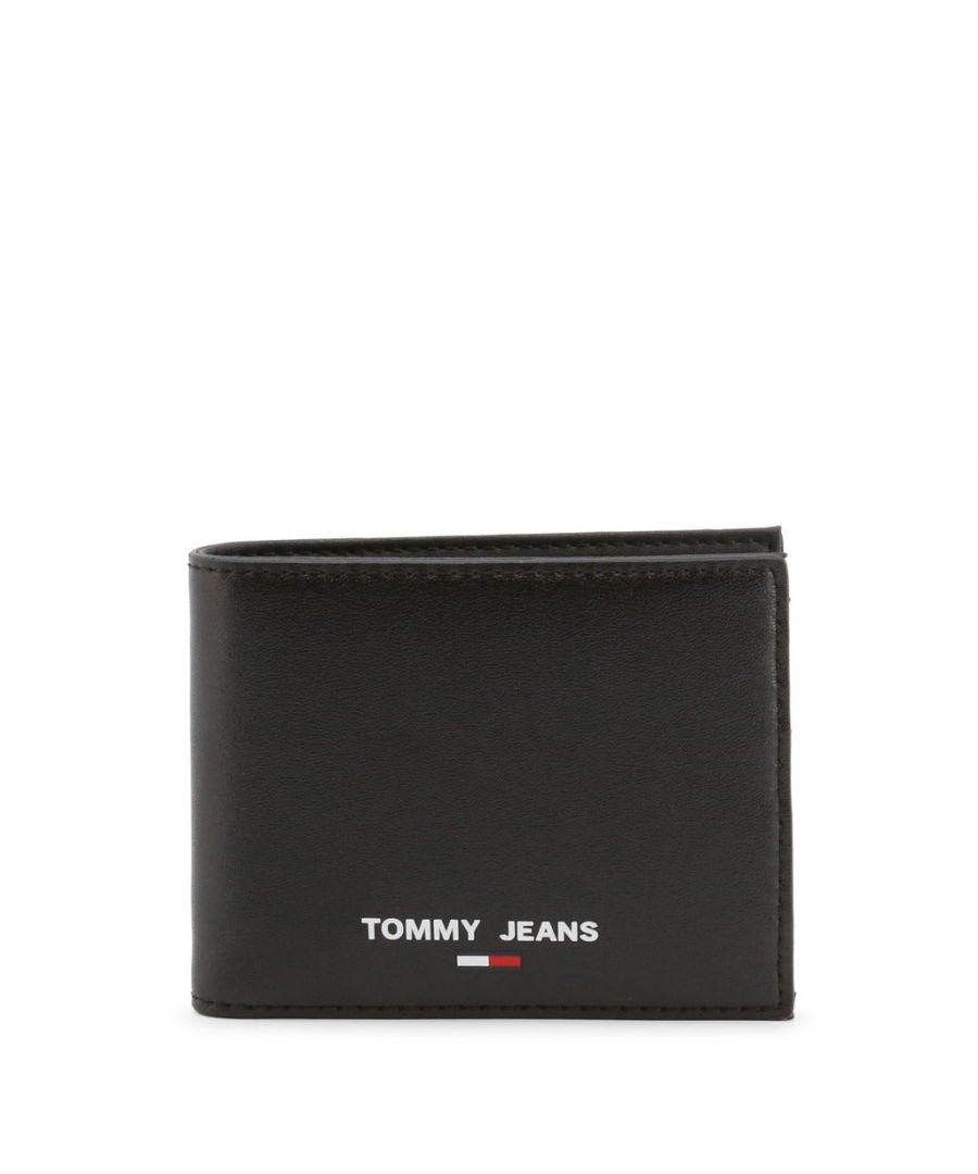 Brand: Tommy Hilfiger Jeans Gender: Men Type: Wallets Season: Fall/Winter  PRODUCT DETAIL • Color: black • Pattern: plain • Size (cm): 8,5 x 11 x 2 cm  COMPOSITION AND MATERIAL • Composition: -50% leather -35% polyester -15%  polyurethane  •  Washing: machine wash at 30°