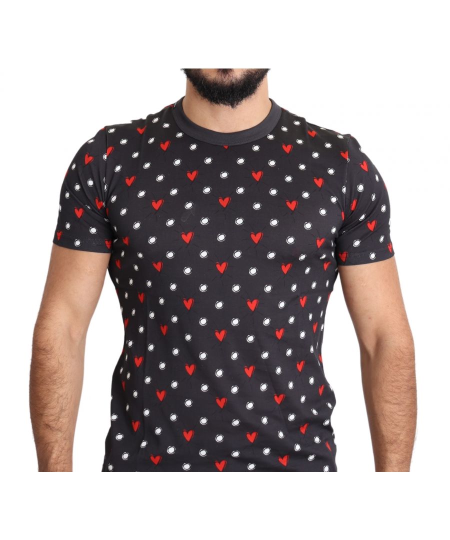 DOLCE & ; GABBANA Gorgeous brand new with tags 100% Authentic Dolce & ; Gabbana dark gray t-shirt with hearts print features crew neck and short sleeves Model : Crew Neck Short Sleeves T-shirt Couleur : Dark Gray Material : 100% Cotton Fitting : Regular Fit Logo details Made in Italy