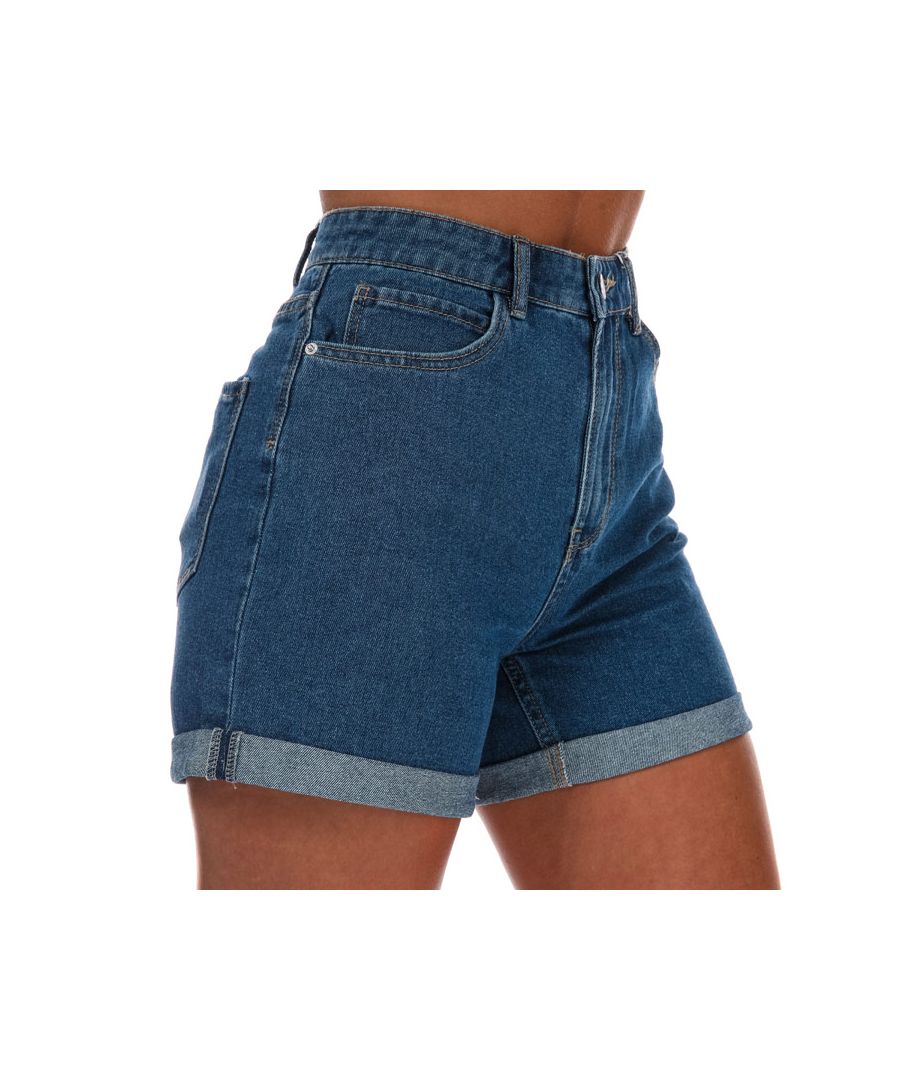 Womens Only Vega Life High Waist Mom Shorts in denim.- 5-pocket construction.- Zip fly and button fastening.- Belt loops.- High waist.- 100% Cotton. Machine wash at 30 degrees.- Ref: 15230571