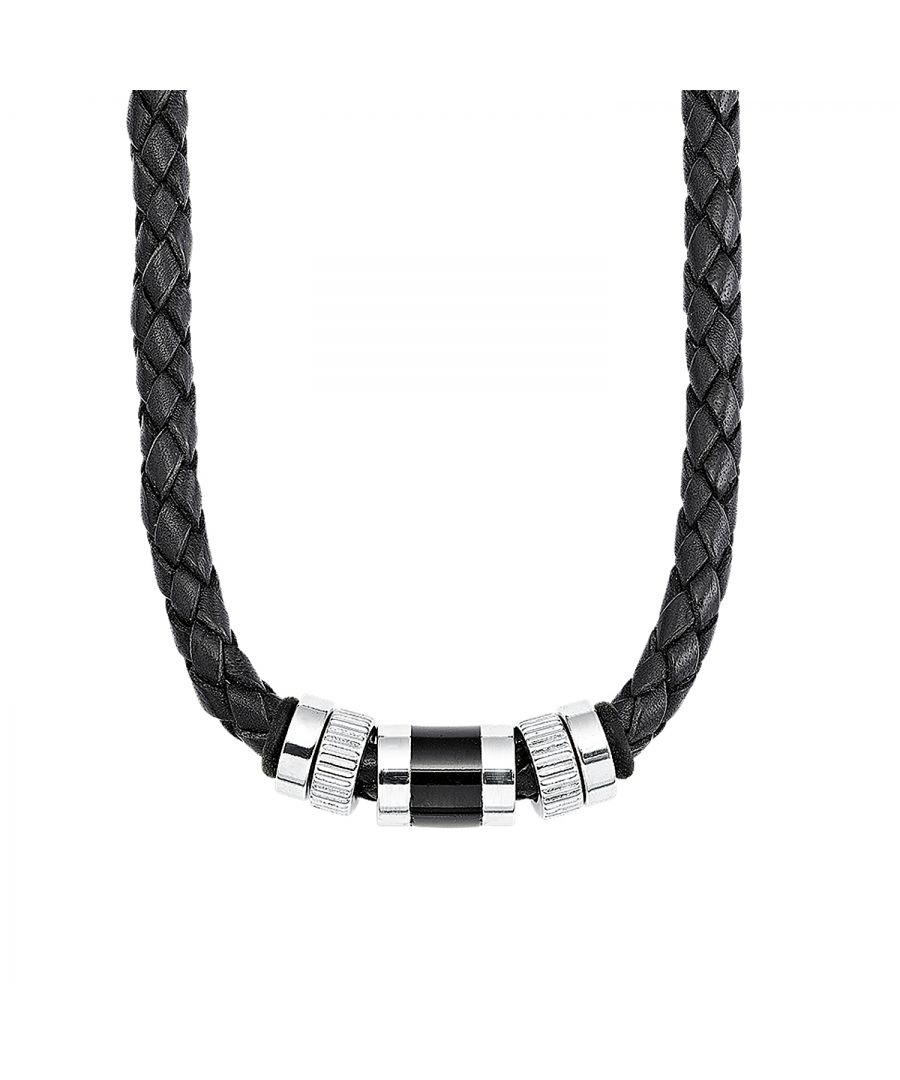 De fijne kralen aan deze halsketting zijn voor modebewuste mannen. De kralen zijn gemaakt van roestvrij staal, waarvan sommige zwart glanzen. De verstelbare ketting (45 cm + 3 cm) is gevlochten en gemaakt van zwart leder.