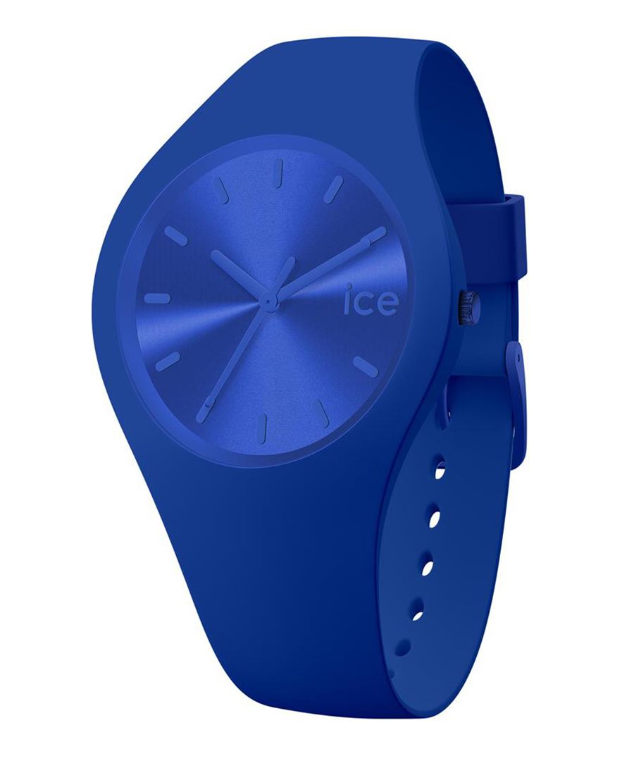 This Ice Watch Ice Colour - Royal Analogue Watch for Women is the perfect timepiece to wear or to gift. It's Blue 40 mm Round case combined with the comfortable Blue Silicone will ensure you enjoy this stunning timepiece without any compromise. Operated by a high quality Quartz movement and water resistant to 10 bars, your watch will keep ticking. Thanks to its ultra-soft silicone strap and its bright colour, it will bring a fashionable and modern touch to all your outfits! The choice is yours! High quality 21 cm length and 19 mm width Blue Silicone strap with a Buckle. Case diameter: 40 mm, case thickness: 9 mm, case colour: Blue and dial colour: Blue.