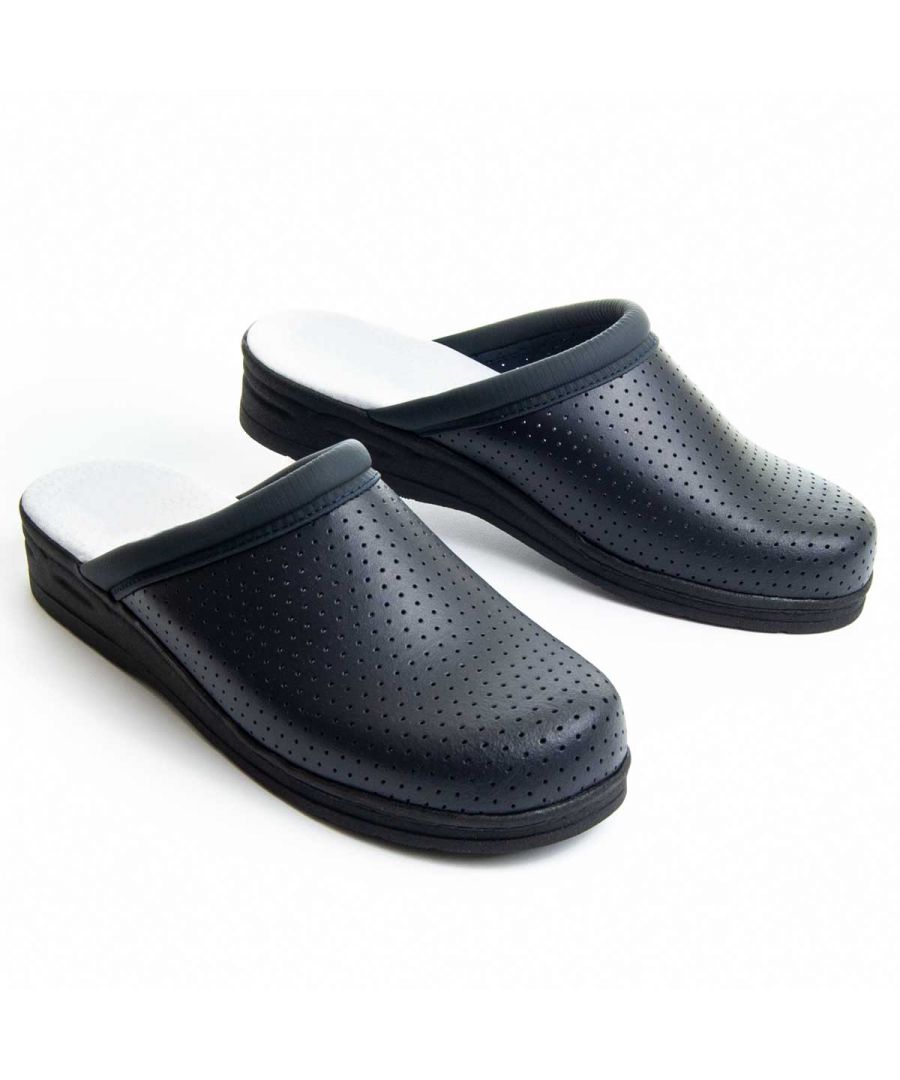 Specially designed for work or home. Fully manufactured in natural material, free from chromium IV. Breathable. Comfortable. Anti-slip and light. 10 years warranty PURAPIELl.