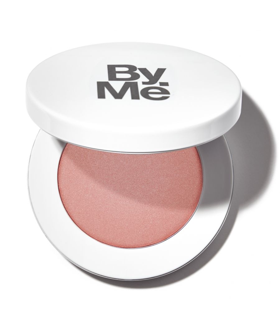 Samiya Rose Pink 501 instantly adds a subtle rosy glow. Get a crush on a blush with this exceptionally soft lightweight cream powder. Super-high, pure colour payoff luminous blush. Created through cream-matrix technology, a unique process that allows a superior amount of emollients to create an exceptionally soft and gliding powder, this blush is comfortable over time, giving a distinctly sophisticated finish and outstanding colour purity – a tiny bit goes a long way. The smoothness of the formula is incredible and at the same time there’s no powder effect; the colour seems to come from the skin itself.