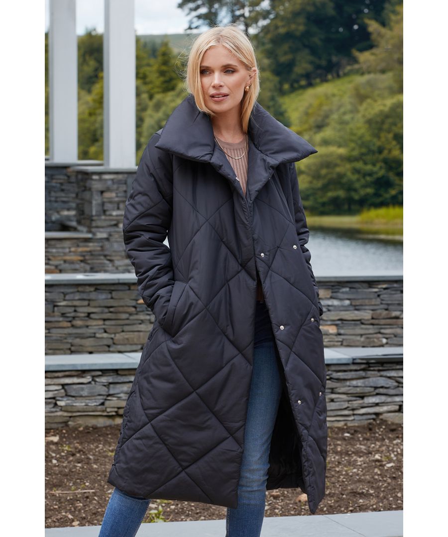This longline quilted jacket from Threadbare features an oversized fit, double-breasted front with popper fastening, and two front pockets. The ideal style to keep warm and cosy this cold weather season. Other colours and styles are available.