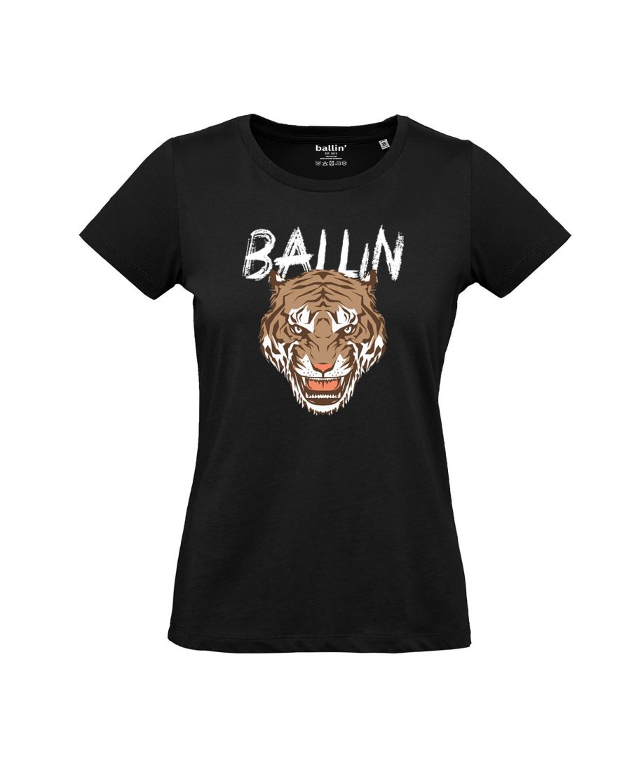 Dames t-shirt met tijger print van het merk Ballin Est. 2013. De shirts van Ballin Est. 2013 zijn gemaakt van 100% biologisch katoen, en hebben een normale pasvorm. Het zachte katoen zorgt voor een heerlijk draagcomfort.  Merk: Ballin Est. 2013Modelnaam: Tiger ShirtCategorie: dames t-shirtMaterialen: biologisch katoenKleur: zwart