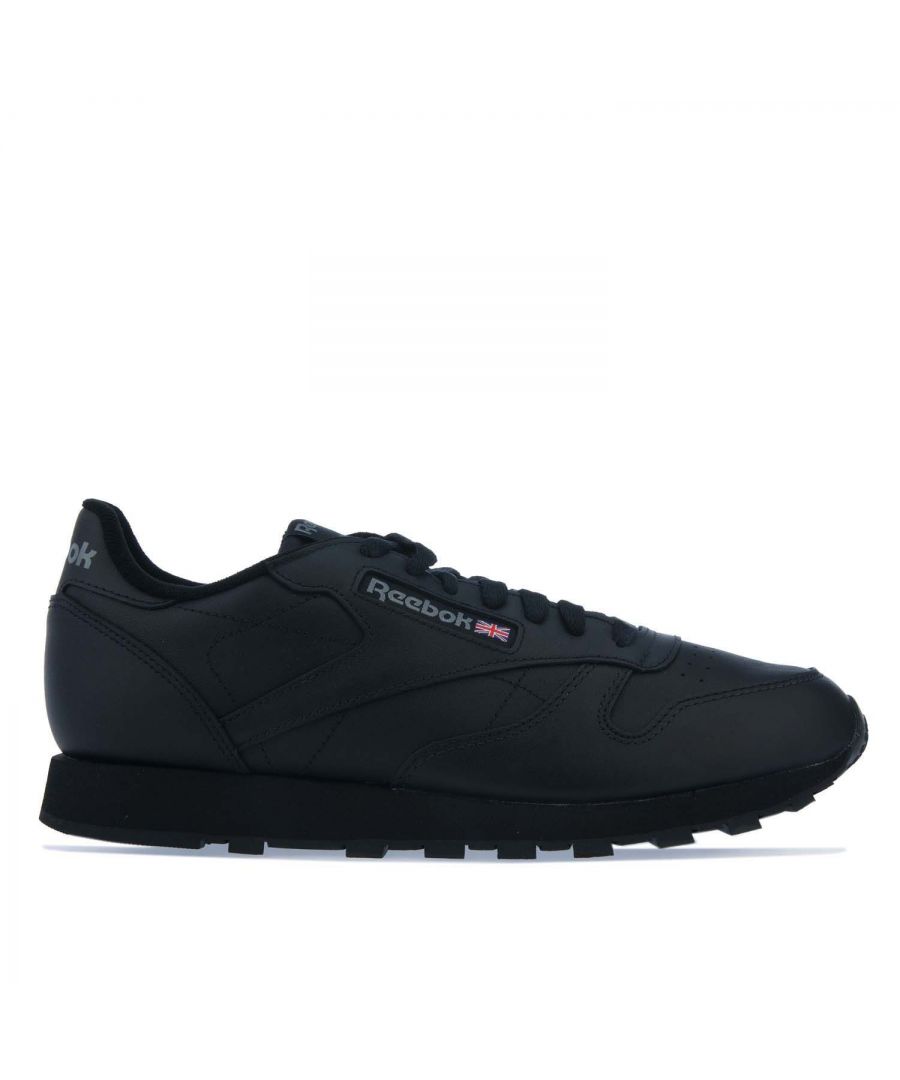 Mens Reebok Classics Leather Trainers in black.- Leather upper.- Lace closure.- Stitched-on Reebok logo and Union Jack logo.- EVA midsole.- Rubber outsole.- Leather upper  Textile lining  Synthetic sole. - Ref: 2267BLACK