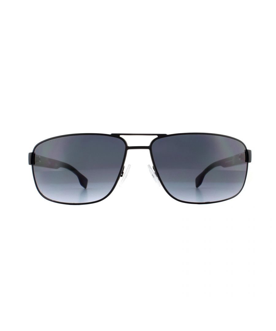 Hugo Boss  zonnebril 1035/s 003 9o Mat Black Dark Gray Gradient zijn een geweldige mix van metalen voor frame en acetaattempels met het Hugo Boss -logo. Verstelbare neusblokken en het lichtgewicht gevoel maken ze comfortabel en veilig.