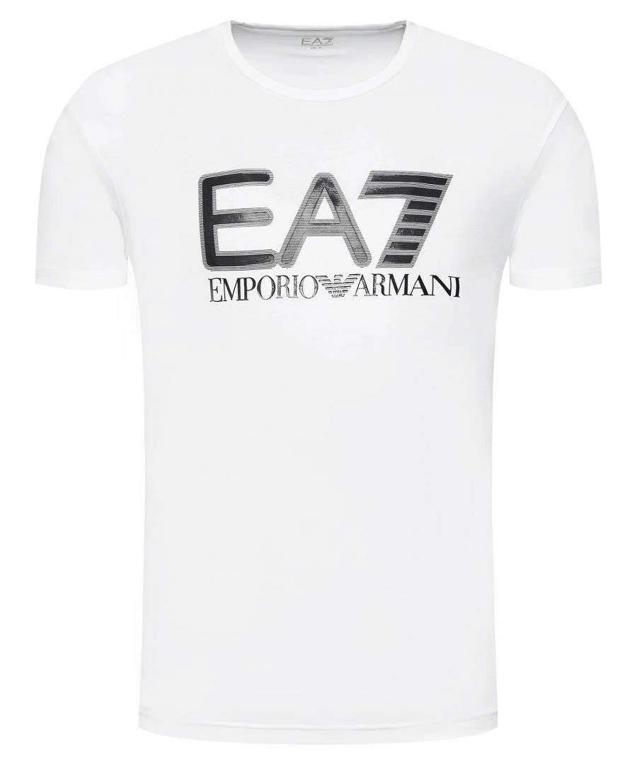 Made from Pima cotton, this men’s T-shirt is designed to give you maximum freedom of movement during your daily workouts. Featuring a contrasting logo on the chest, it goes perfectly with the collection’s trousers and sweatshirts.\nDETAILS\nComposition 100% Cotton\nCrew neck Short sleeves Contrasting EA7 logo on the chest