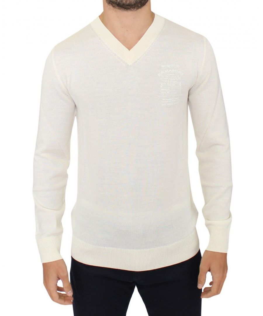 ERMANNO SCERVINO Absolument superbe, 100% Authentique, neuf avec étiquettes Pull en laine mélangée ERMANNO SCERVINO blanc cassé, col en V Couleur : blanc cassé Style : col en V Pull Détails du logo