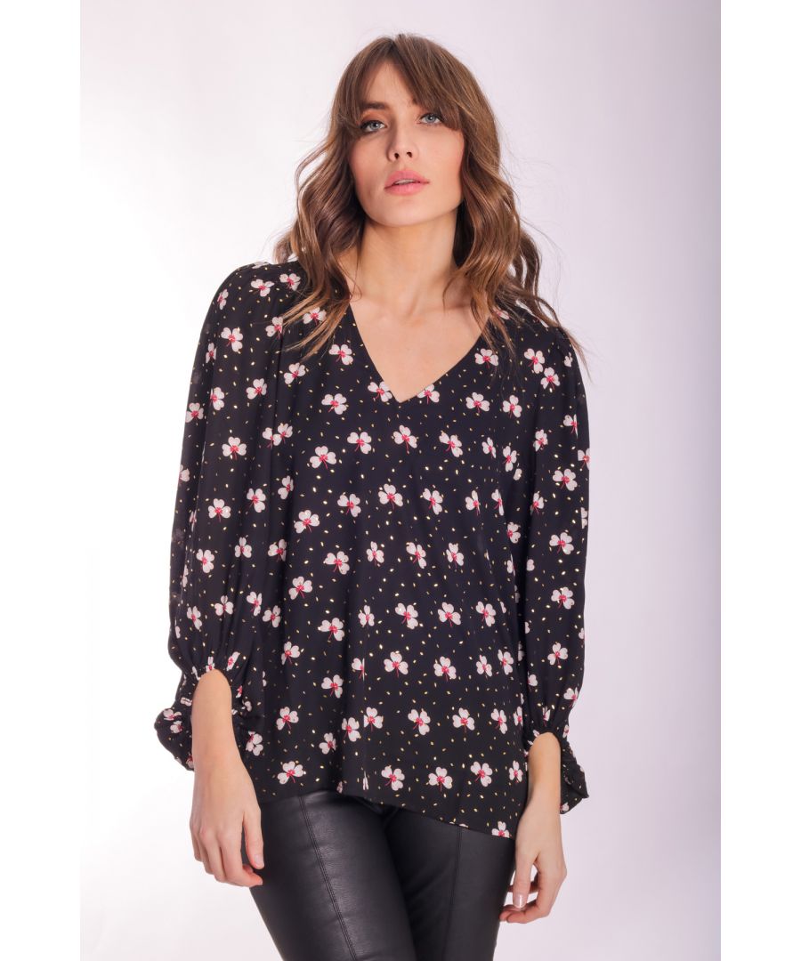The elegant new-season Mollie blouse is decorated with a delicate floral print with just a hint of metallic. This relaxed style is cut to an airy loose silhouette with long sleeves and v-neckline. 100% Polyester