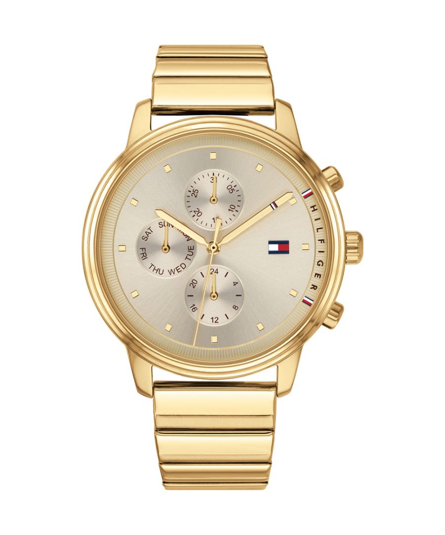 Trendy goudkleurig dames horloge van het merk Tommy Hilfiger. Het horloge en de band zijn gemaakt van edelstaal. De kast van het horloge heeft een diameter van 38mm en het uurwerk is van Quartz.  Merk: Tommy HilfigerModelnaam: 1781905 (38mm)Categorie: dames horlogeMaterialen: edelstaalKleur: goud