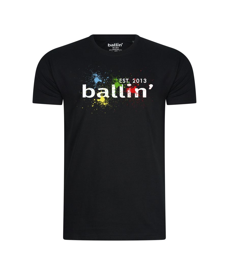 Heren t-shirt van het merk Ballin Est. 2013. Deze shirts van Ballin Est. 2013 zijn gemaakt van 100% katoen, en hebben regular fit. Het zachte katoen zorgt voor een heerlijk draagcomfort.  Modelnaam: Paint Splatter TeeCategorie: heren t-shirtMaterialen: katoenKleur: zwart