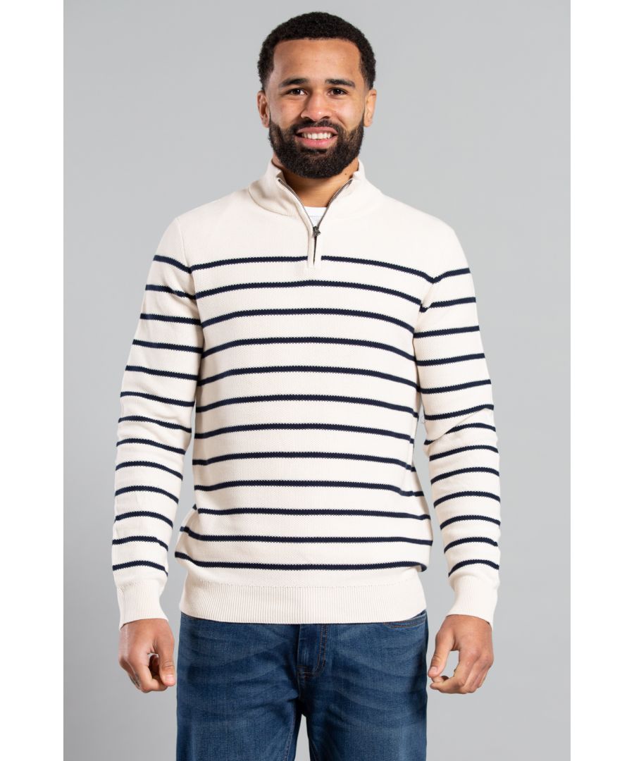 Upgrade your wardrobe with this Kensington Eastside 1/4 zip, honeycomb knit jumper. Made from 100% cotton with a striped design, this piece is both durable and comfortable. With a machine-washable design, it's easy to care for and perfect for any occasion.