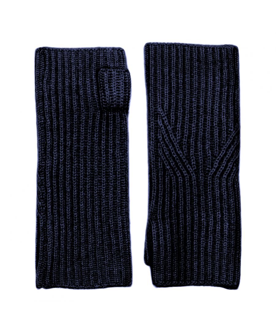 Cosy cashmere fingerless mitts are the perfect winter accessory. The knuckle grazing design lets you answer calls and texts on the go. Co-ordinate with our cashmere scarves and hats and wrap yourself in luxury