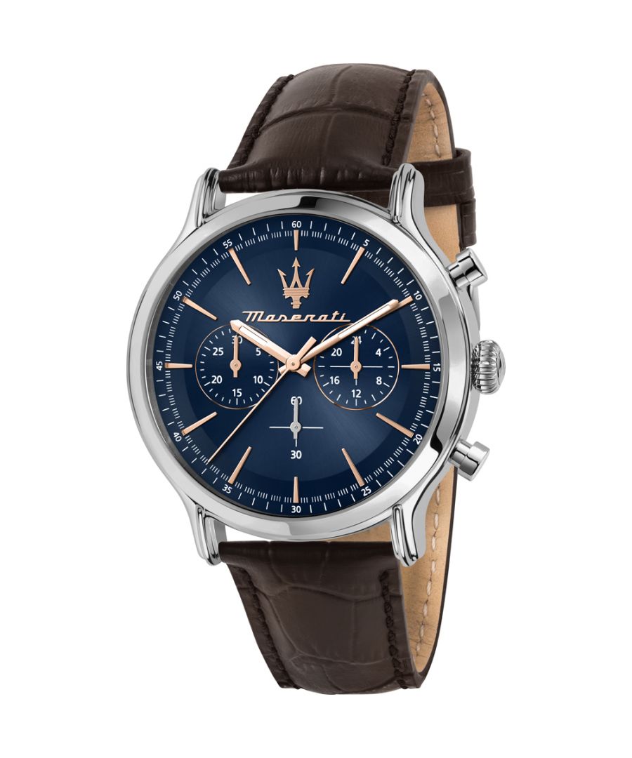 Stijlvol heren horloge van het merk Maserati in de kleur zilver. Het horloge heeft een polsbandje dat ook kleiner gemaakt kan worden, de kast heeft een diameter van 42 mm en het uurwerk is van Quartz. De wijzerplaat is blauw.  Merk: MaseratiModelnaam: R8871618014 (42mm)Categorie: heren horlogeMaterialen: edelstaal, leerKleur: zilver, blauw