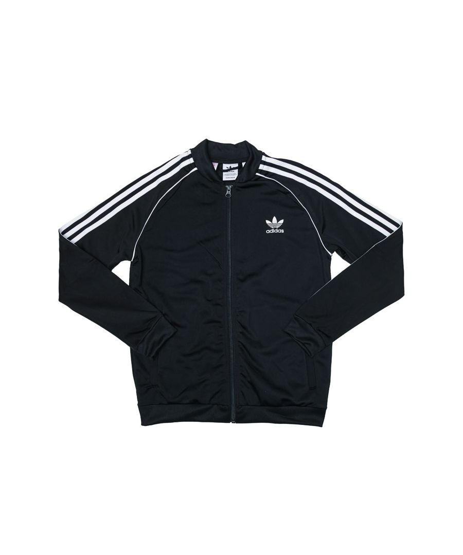 Junior adidas Originals SST Track Top in black- white.- Ribbed collar.- Full zip fastening.- Side zip pockets.- 3-Stripes on the sleeves.- Embroidered Trefoil logo on the chest.- Ribbed cuffs and hem.- Regular fit.- Main material: 100% Polyester (Recycled). Machine washable. - Ref: GE1974J