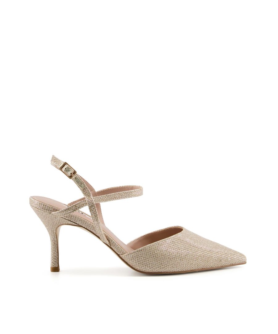 Ease back into dressing up once again with style, Deeta. Set on a wearable kitten heel, this point-toed silhouette will make the perfect pairing to occasion dressing, all year long.