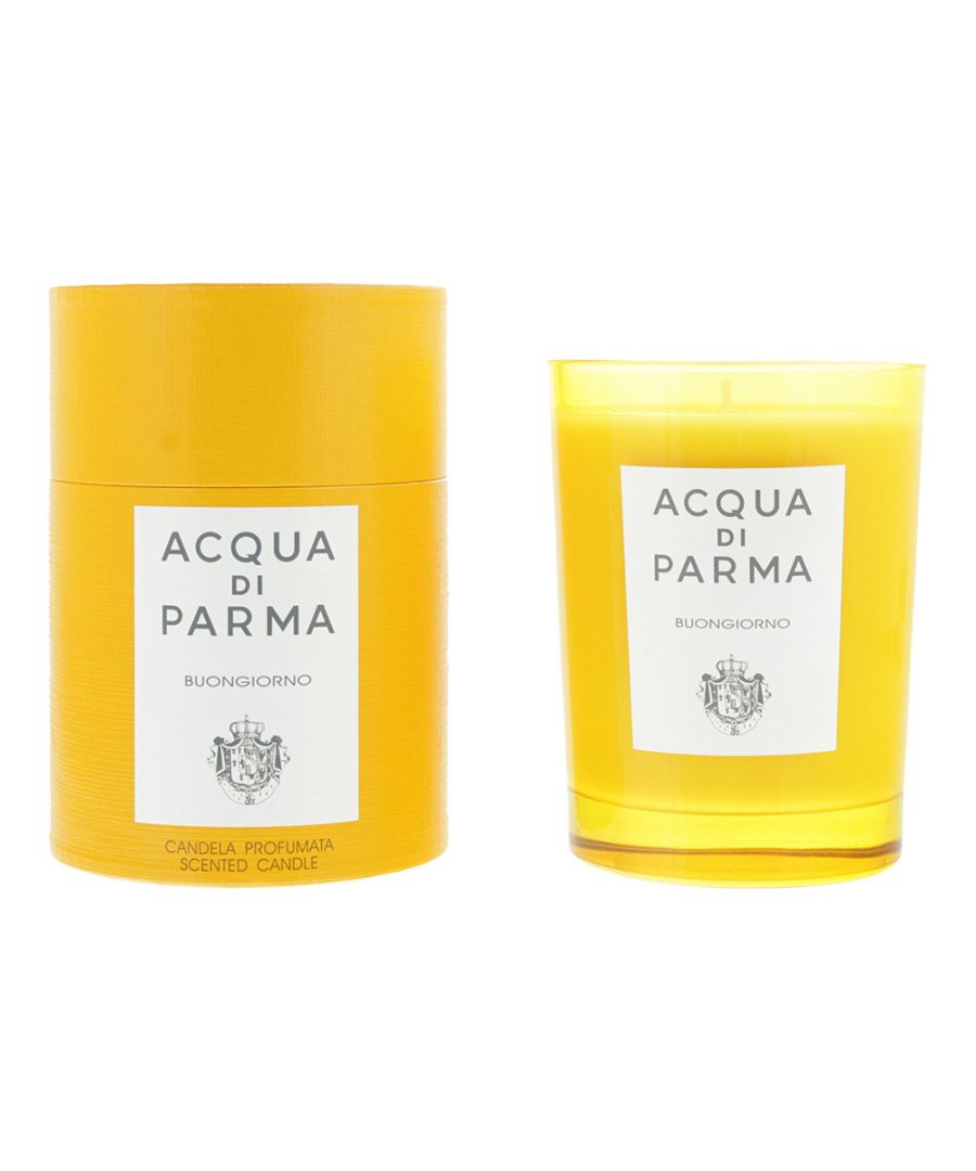 Acqua Di Parma Buongiorno combines notes of Freshly Cut Grass and Sun Dried Linen with Moss, Italian Lemon, Mint leaves, Rosemary, Lavandin, Jasmin, Cedarwood and Musk to create a fragrance that tells the tale of a sunny morning in the Italian countryside. This is fresh, crisp, and a fantastic addition to the Acqua di Parma Home Collection.