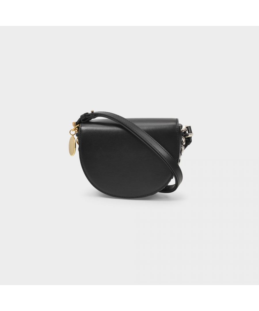 We can't resist the half-moon shape, compact design and curved lines on the Flap bag from Stella McCartney, a posh, city piece. Wear it on your shoulder with a trench-coat over a cotton dress for a perfectly British look. Shoulder strap : 122 cm. Worn on the shoulder - One shoulder strap. Material : 51% Polyester, 49% Polyurethane. Lining : Synthetic. Colour : Noir - 1000 Black. Closure : Flap with Press Button.