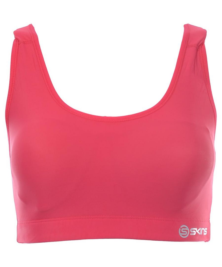 Sports bra 75% Nylon,25% ElastaneAbout The Brand: Born from an Aussie skier who wanted to avoid the next day fatigue to ski to his heart was content. He started with the concept that improved blood circulation meant more oxygen circulating in his muscles - helping them recover faster, so he consulted with different experts, including those from NASA - and it turns out he was right! Skins are designed to improve your power, speed, stamina and recovery. Worn by pro-athletes and amateur athletes alike.