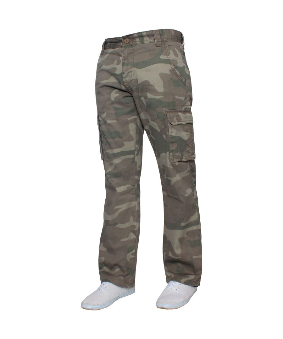 These KZ116 Kruze Camo Work Pants Features 2 Front Pockets, 2 Buttoned Back Pockets, 2 Velcro Side pockets and a zip fly fastening. Crafted with 65% Polyester and 35% Cotton, these Combat Trousers are a loose fit with adjustable toggle to the hems.