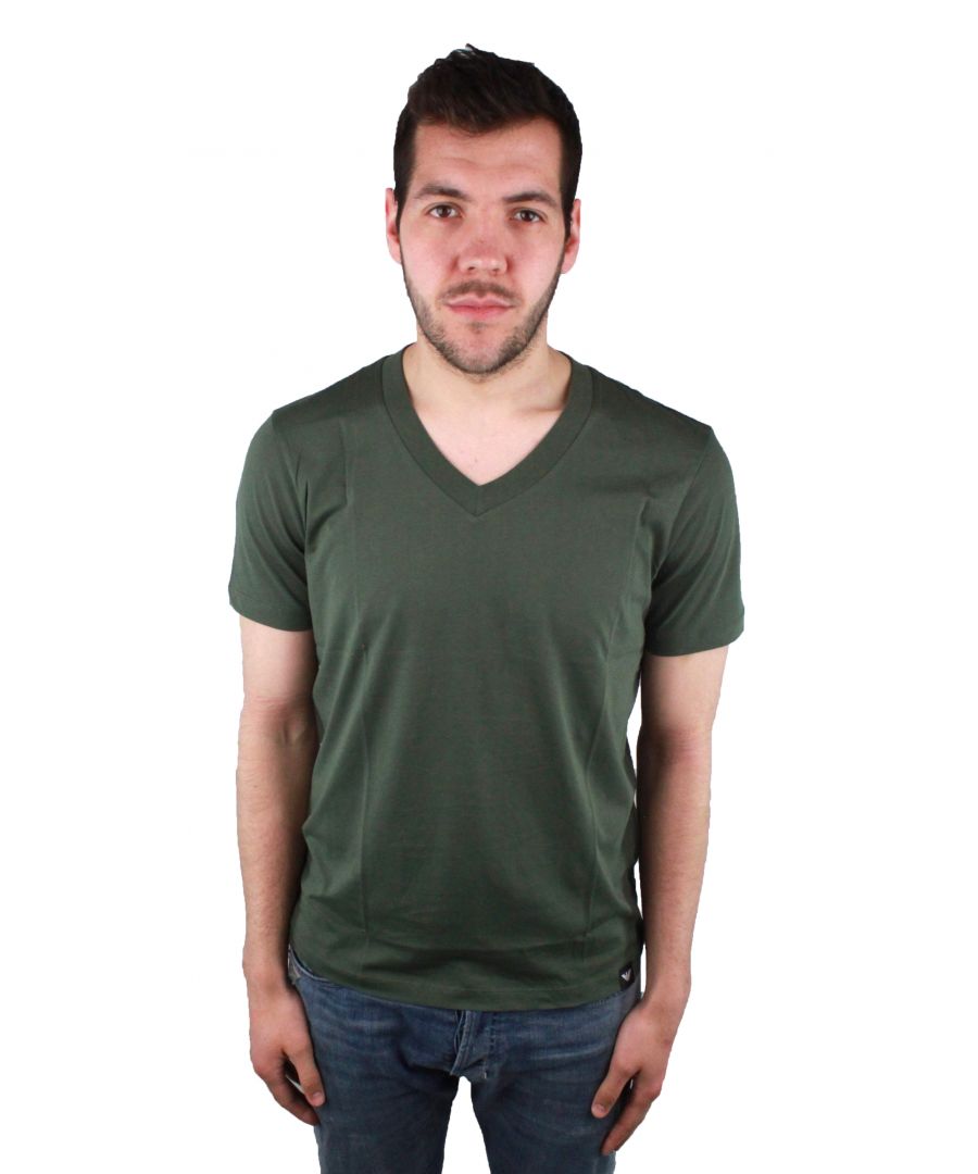 Emporio Armani 3Z1T77 0544 T-shirt. Groen T-shirt met korte mouwen. Logo linksonder op de voorkant. 100% katoen. Stijl: 3Z1T77 1JPZZ. Ronde hals