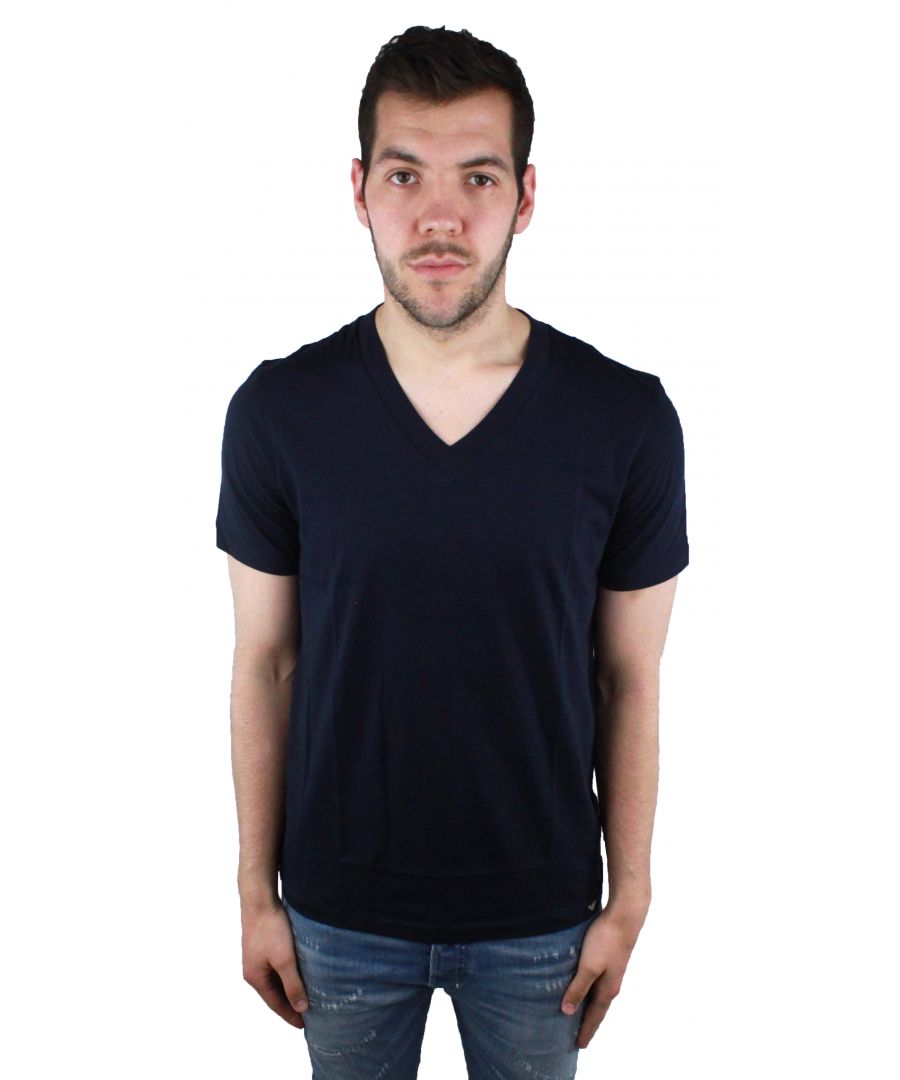 Emporio Armani 3Z1T77 0922 T-shirt. Marineblauw T-shirt met korte mouwen. Logo linksonder op de voorkant. 100% katoen. Stijl: 3Z1T77 1JPZZ. Ronde hals