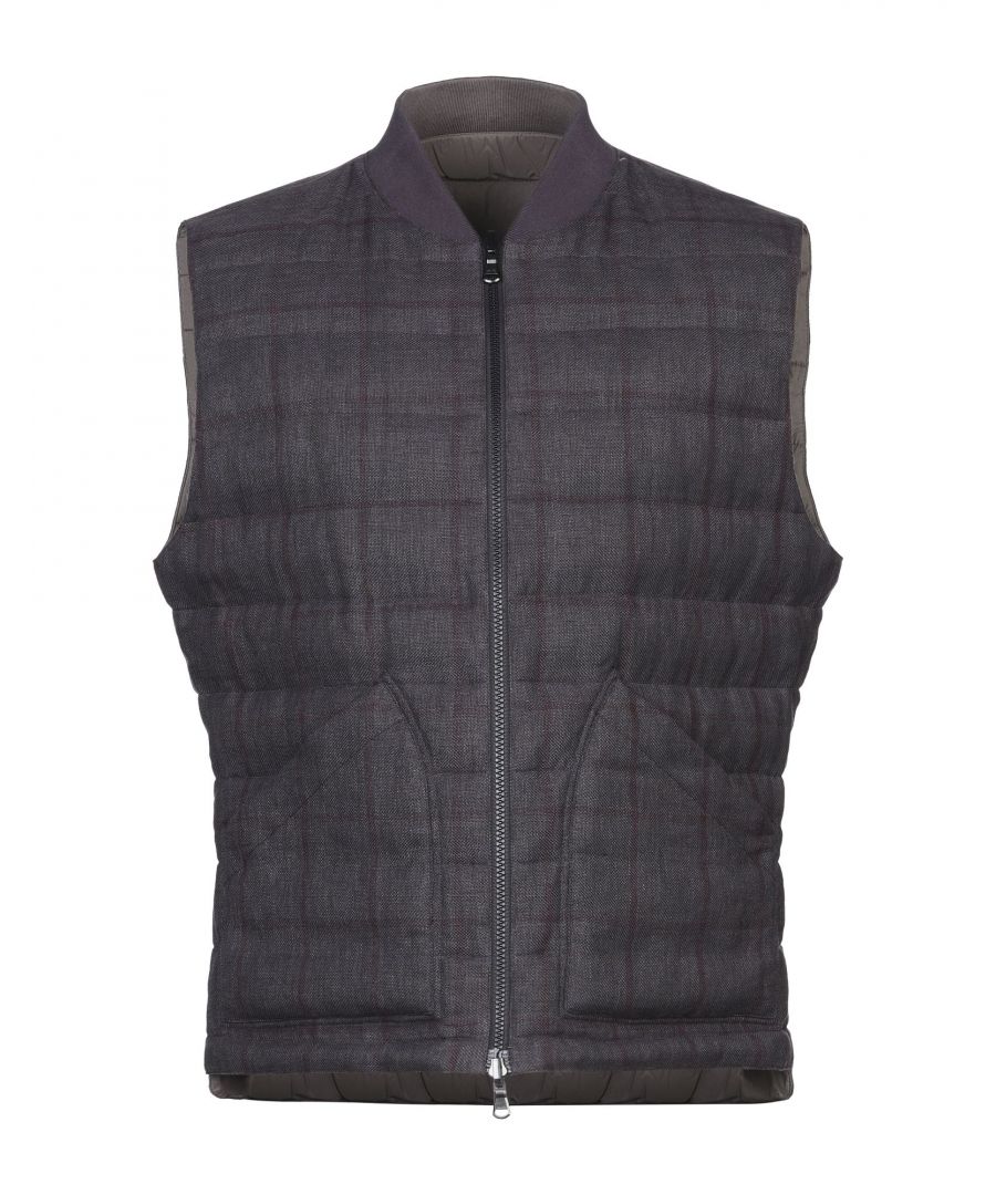 quilted, techno fabric, plain weave, no appliqués, solid colour, single-breasted , zip, round collar, multipockets, sleeveless, padded inner, double face, large sized