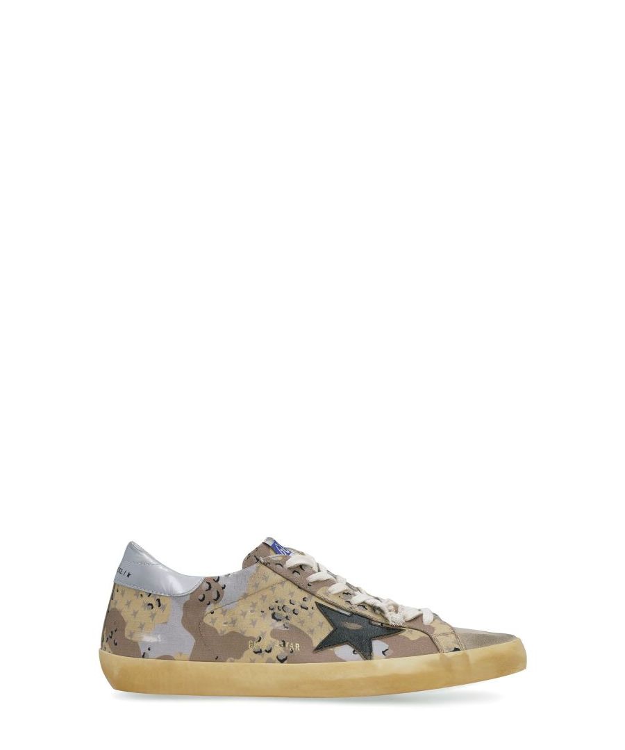 Sneakers Camouflage. Round toeline. Leather trimming. Contrasting colour sole. 100% Leather, 100% Fabric.