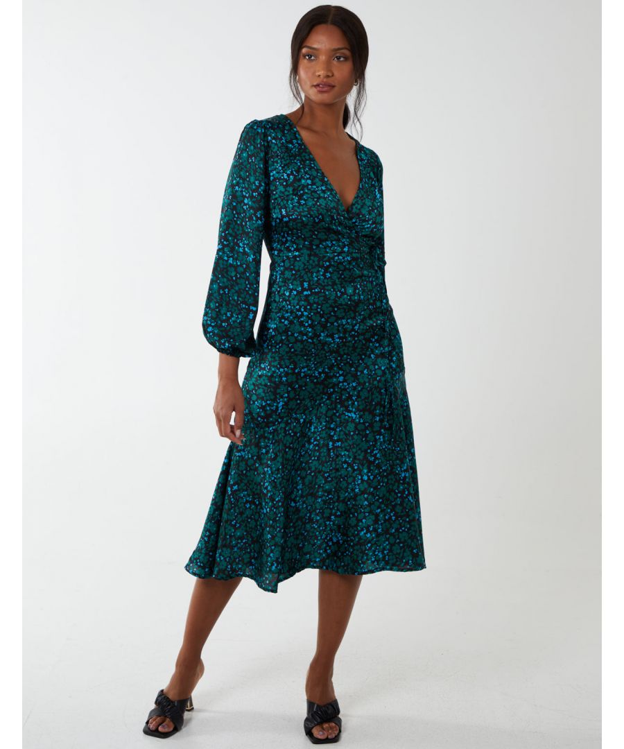 Don't stress yourself if you are struggling to find a dress that is elegant, professional and ideal for the Autumn / Winter seasons. This floral print dress with a wrap front and tie waist is perfect for all occasions and nicely matched with heeled shoes. \n100% Polyester